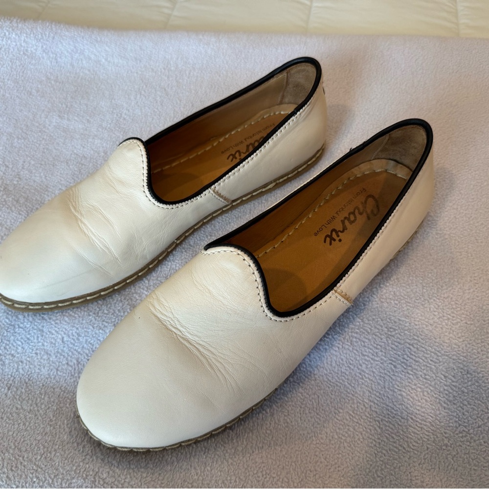 Charix Women's Cream Leather Loafers